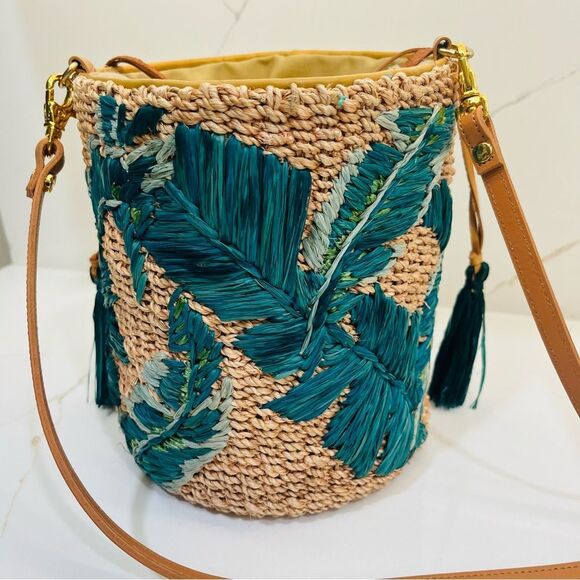 Aranaz Woven Bucket Bag - Picture 2 of 13